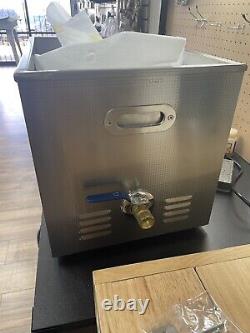 Creworks 30 Liter Ultrasonic Cleaner New Open Box. Très Petite Dent Au Coin